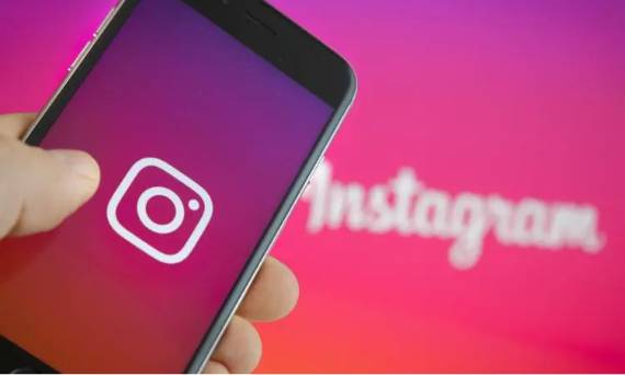 Instagram是安卓手机上一款非常实用的相机app，各种强大的滤镜让用户们选择，迪士尼动画滤镜、变小孩子滤镜等等，并且每天都会上新全新滤镜，下面是小编为大家整理的Instagram的下载合集，里面包含了各个版本的ins下载，喜欢就来下载