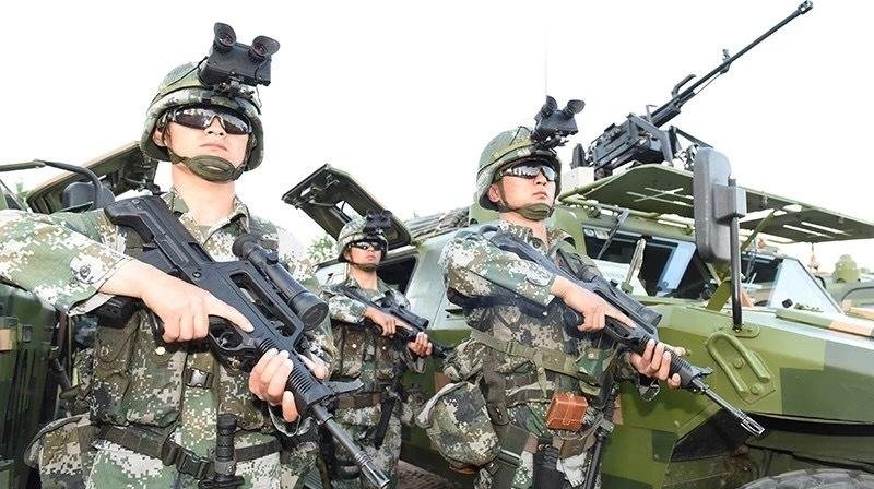 解放军轻型合成化部队公开亮相  单兵装备出现了重大变化