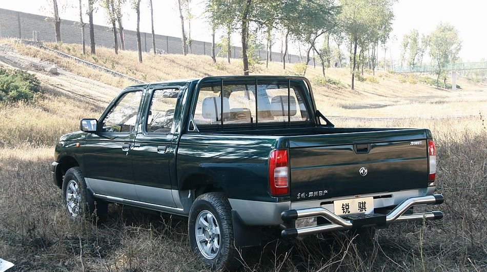 锐骐 皮卡柴油标准型四驱 酷绿