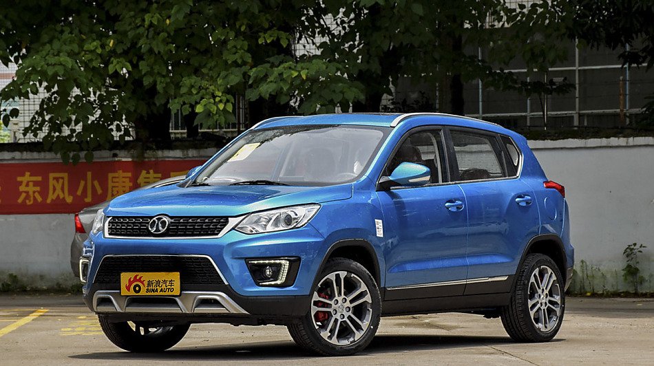 2016款 北汽绅宝x35 1.5l手动豪华版 冰晶蓝