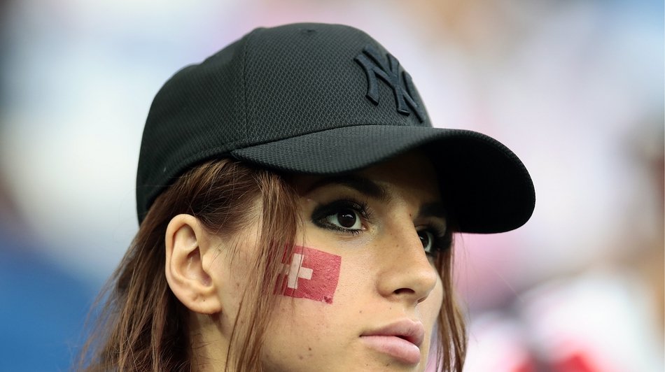 塞尔维亚瑞士女球迷颜值pk