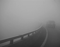 北京部分高速被大雾封锁 通车后能见度仍旧很...