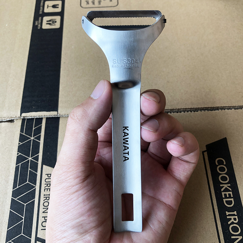 不锈钢削皮刀：厨房必备神器，削皮刨丝一招搞定！