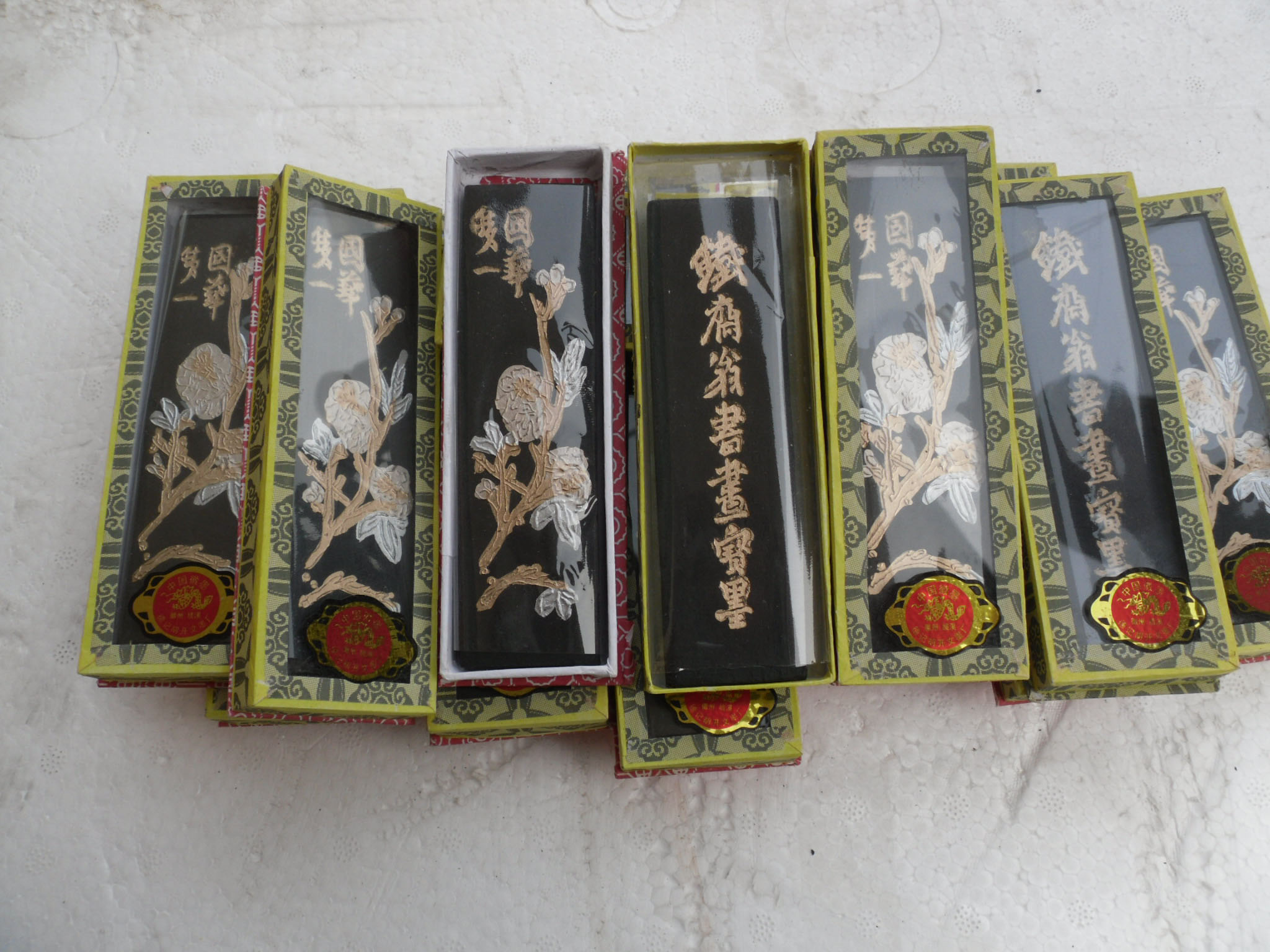 厂价直销，俆公砚茶盘精品2两墨块，每块10元，你还在等什么？