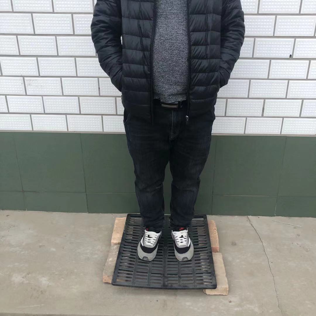 兔笼脚垫大揭秘：如何选择防啃咬不烂漏粪板，守护荷兰猪兔兔健康脚丫？