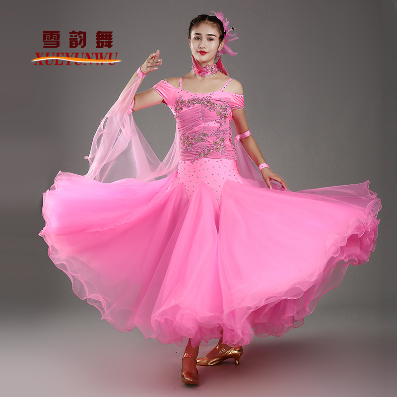 拉丁舞服女生必入！国标摩登舞服新宠，跳舞显气质还超舒适
