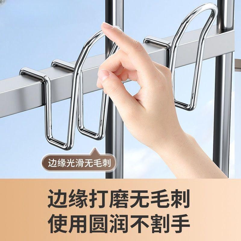 阳台晒鞋架神器大揭秘：防盗窗护栏杆变晾衣架，户外晾晒新姿势！