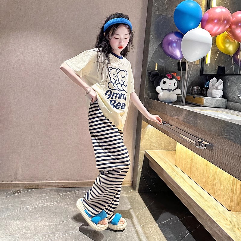2025年新款可爱女孩睡衣套装，夏日必备，纯棉中大儿童家居服