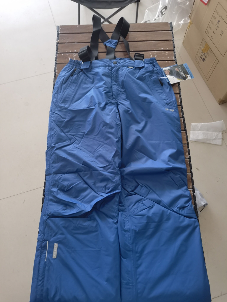 丹麦外贸原单背带滑雪裤男女款，双板夹棉加厚保暖，户外雪乡防风防水必备神器！❄️