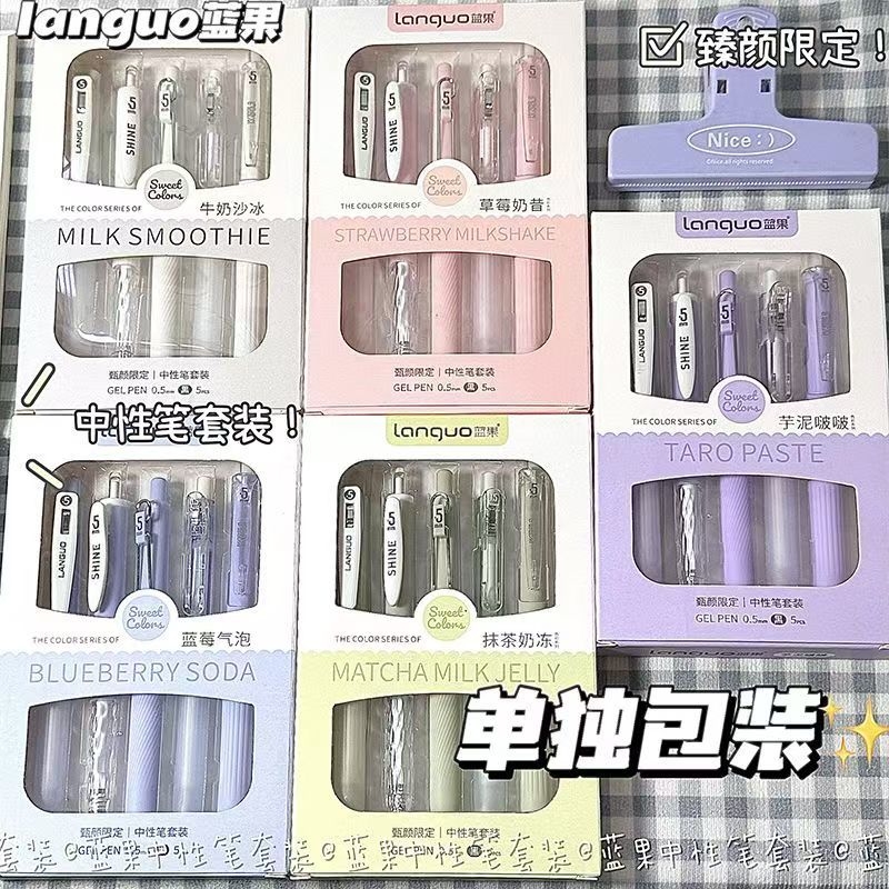 笔尖上的文化碰撞：新华正版书籍，解锁国际传播新视界！