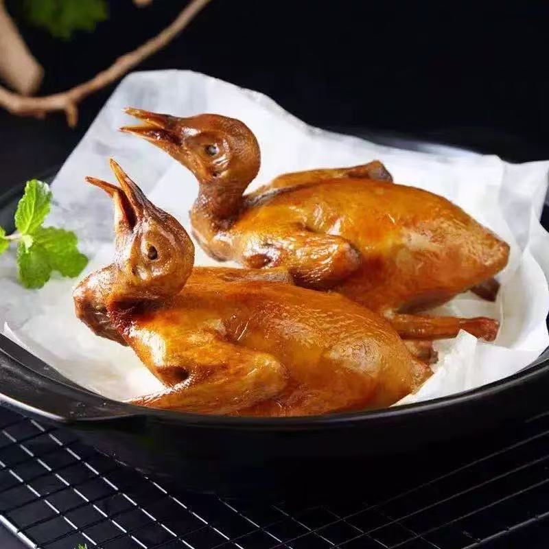 唐宫脆皮乳鸽：年夜饭的味蕾盛宴，加热即食的美味惊喜！