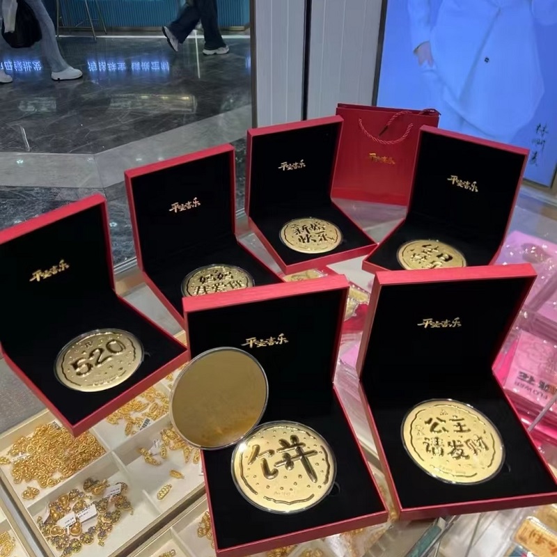 老庙黄金足金5D工艺兔子月饼摆件：悦己甄品，时尚居家添彩，送礼正品首选！