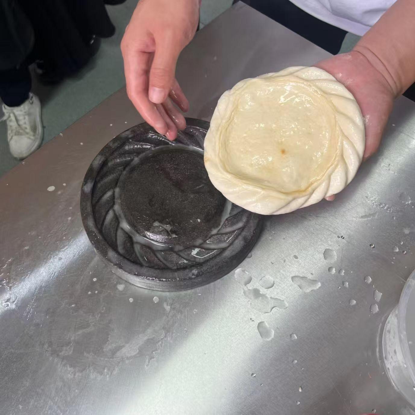 蜂蜜烧饼专用压花模具：解锁美食新玩法，甜品界的新宠儿！