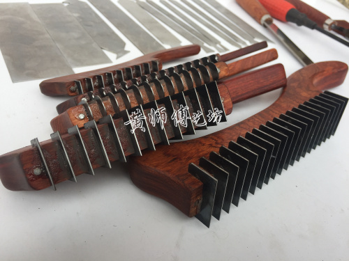 黄师傅红木展厅刮刀古典家具刮工修整：蜈蚣刨马牙锉蹭刀九件套，匠人精神的传承与创新