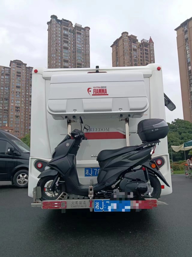 电动升降摩托车托架：房车车架新宠，依维柯宇通大通福特都爱它！