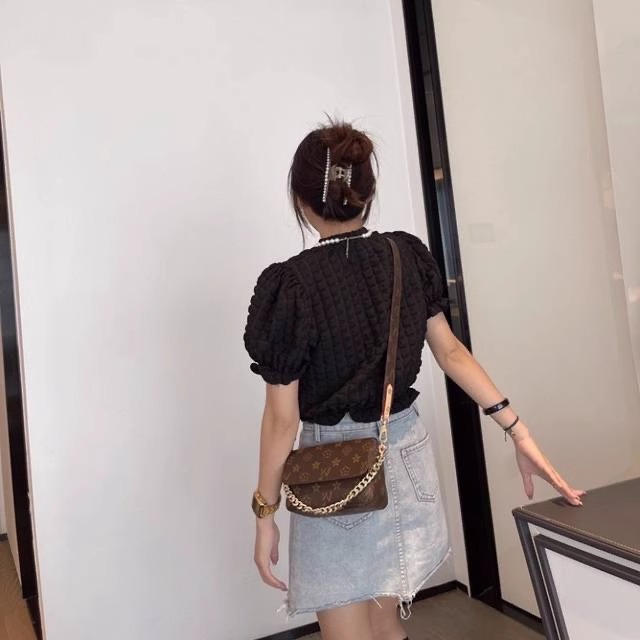 淘宝包包店名大起底！霸气女装品牌来袭，让你瞬间成为街拍女王