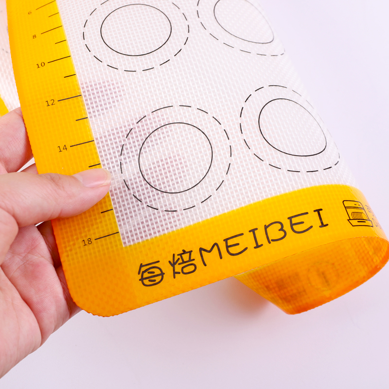 长帝CRTF52KL烤箱：解锁烘焙新技能，52L大容量让美食不再限量！