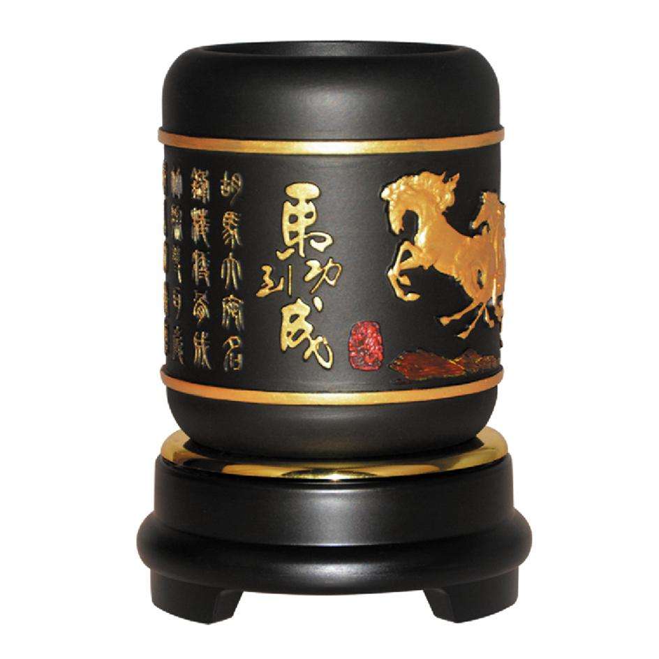 马到成功笔筒太香了！树脂活性炭雕+定制logo，办公室摆件天花板