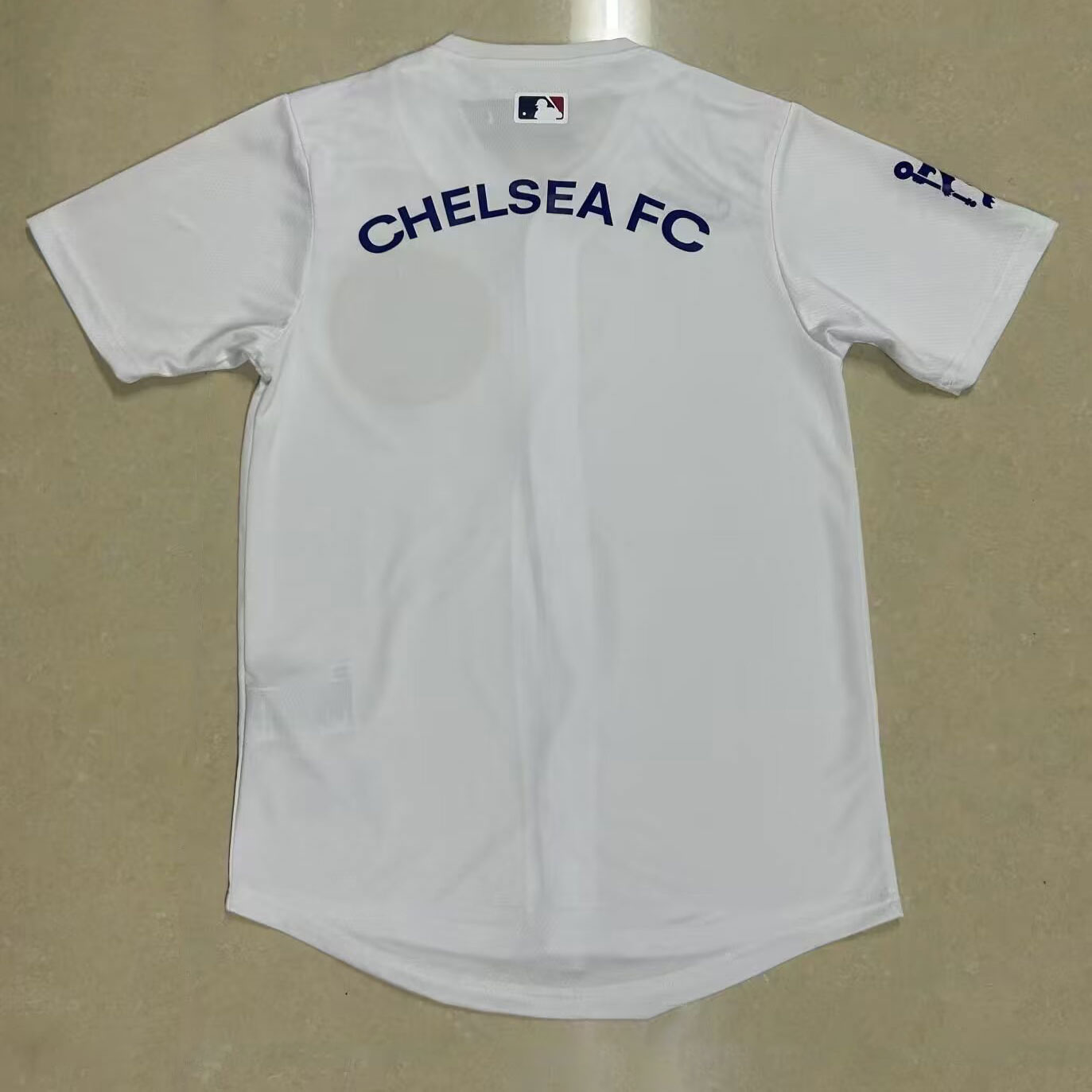 2025新款切尔西短袖纽扣棒球服，联名款球衣，美感活力时尚休闲上衣