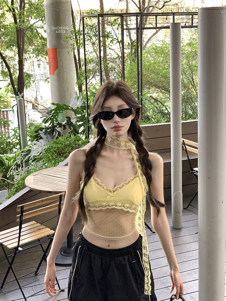 性感蕾丝拼接波点小吊带背心：夏日必备，甜美辣妹的完美选择！