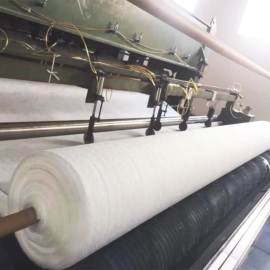 国标长短丝白色土工布：公路保湿桥梁护坡的秘密武器，你造吗？