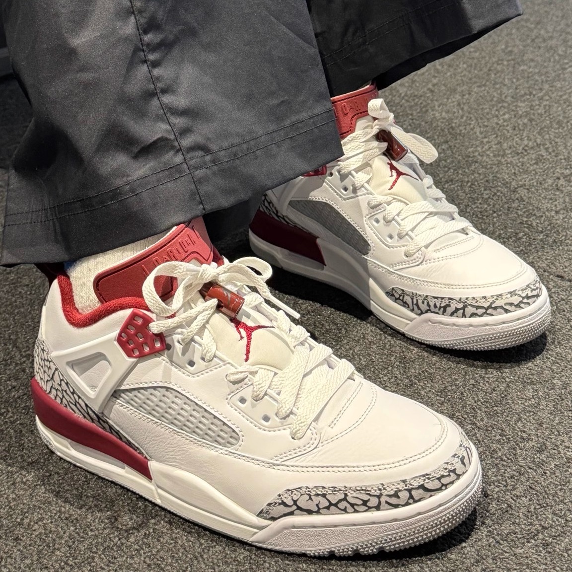 NIKE JORDAN SPIZIKE LOW：篮球场上的新宠，你准备好了吗？