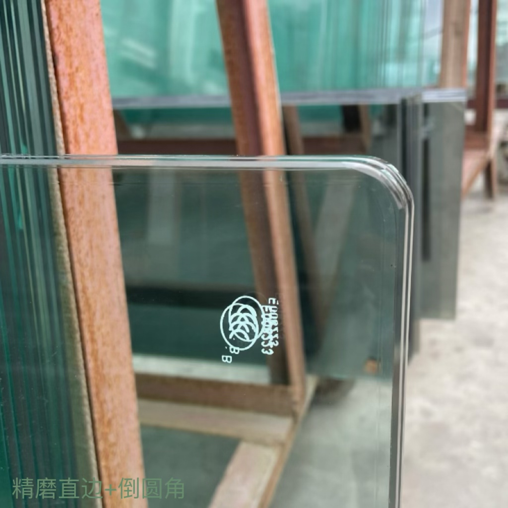 双层夹胶钢化玻璃定制：打造阳光房的理想屏障，透明安全新体验！