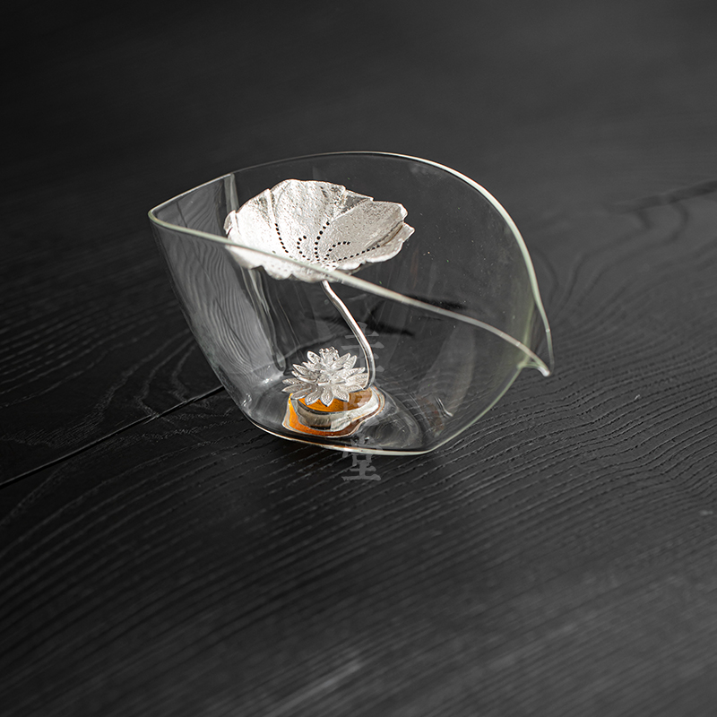 圭隐堂手工纯银莲瓣过滤耐热玻璃公道杯：茶艺美学与实用并存的匠心之作