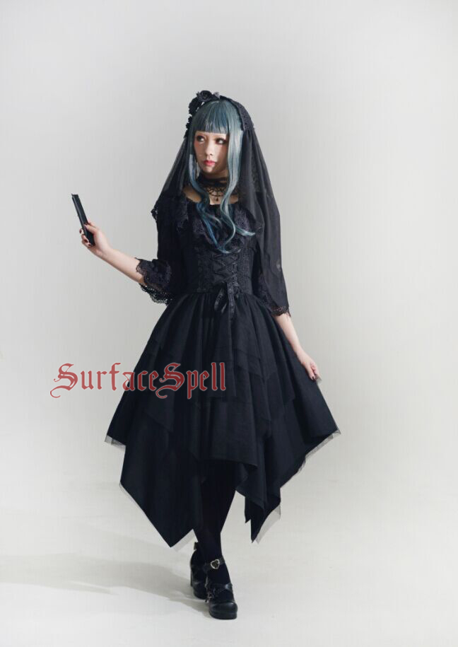 表面咒语Gothic Lolita：白水晶与黑玛瑙交织的钢骨高腰多层不规则纱半裙，解锁神秘美学！