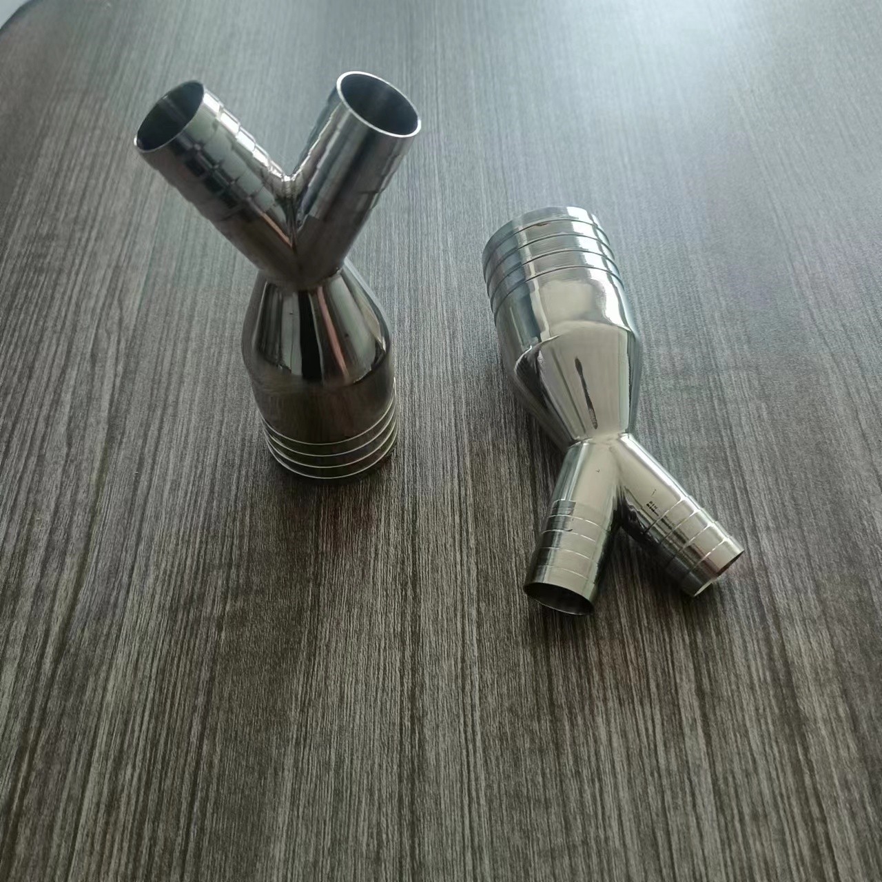 304不锈钢卡压三通接头：水管连接新革命，轻松搞定家装难题！