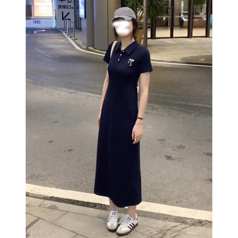 韩系蝴蝶结刺绣Polo领短袖连衣裙：夏日学院风的温柔邂逅