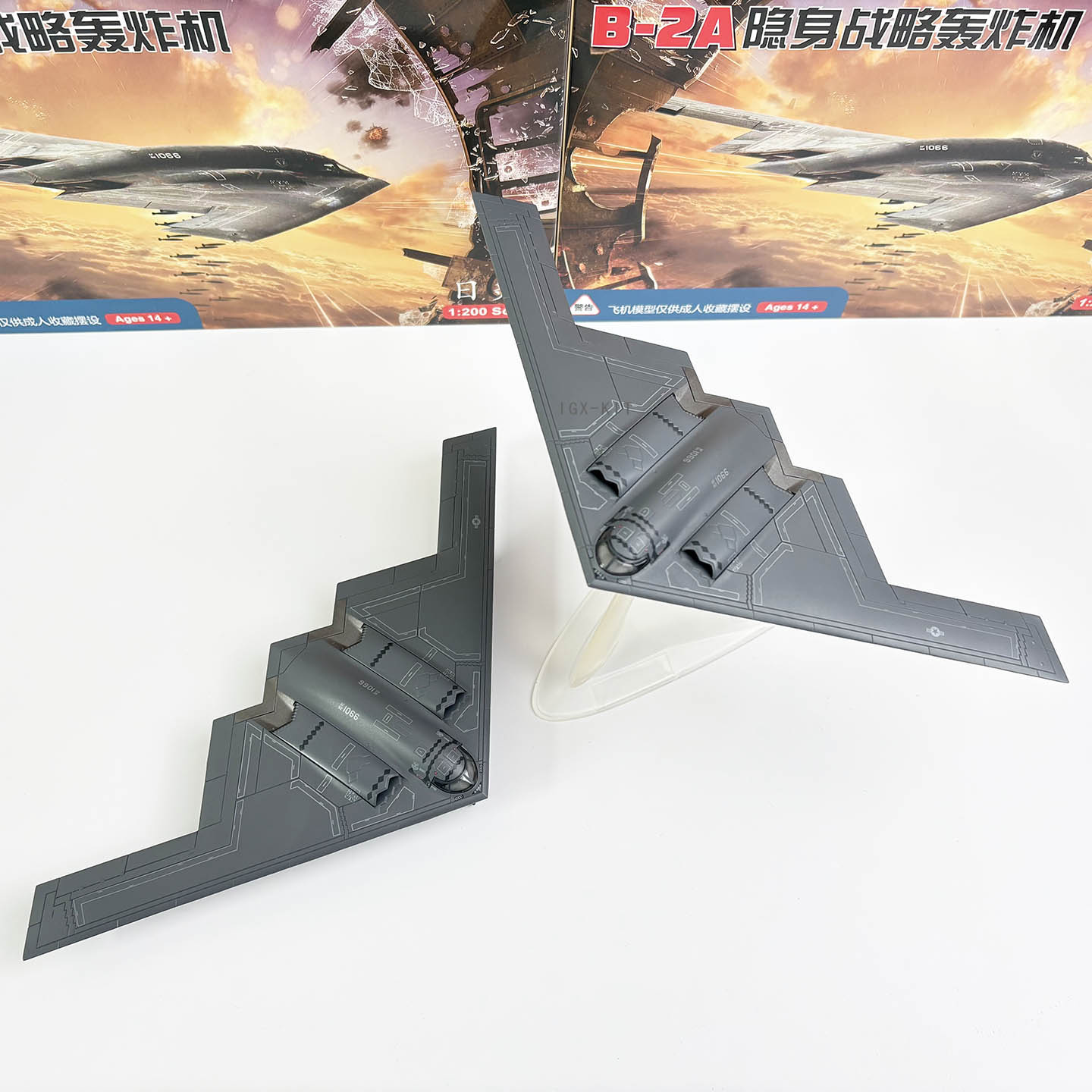 1:200B2a幽灵轰炸机模型：航空迷必入的收藏级艺术品！✈️