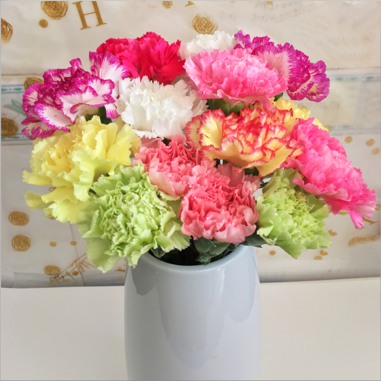 辽宁锦州鲜花速递同城本溪平山区生日送康乃馨玫瑰花束礼盒，如何挑选才不踩雷？