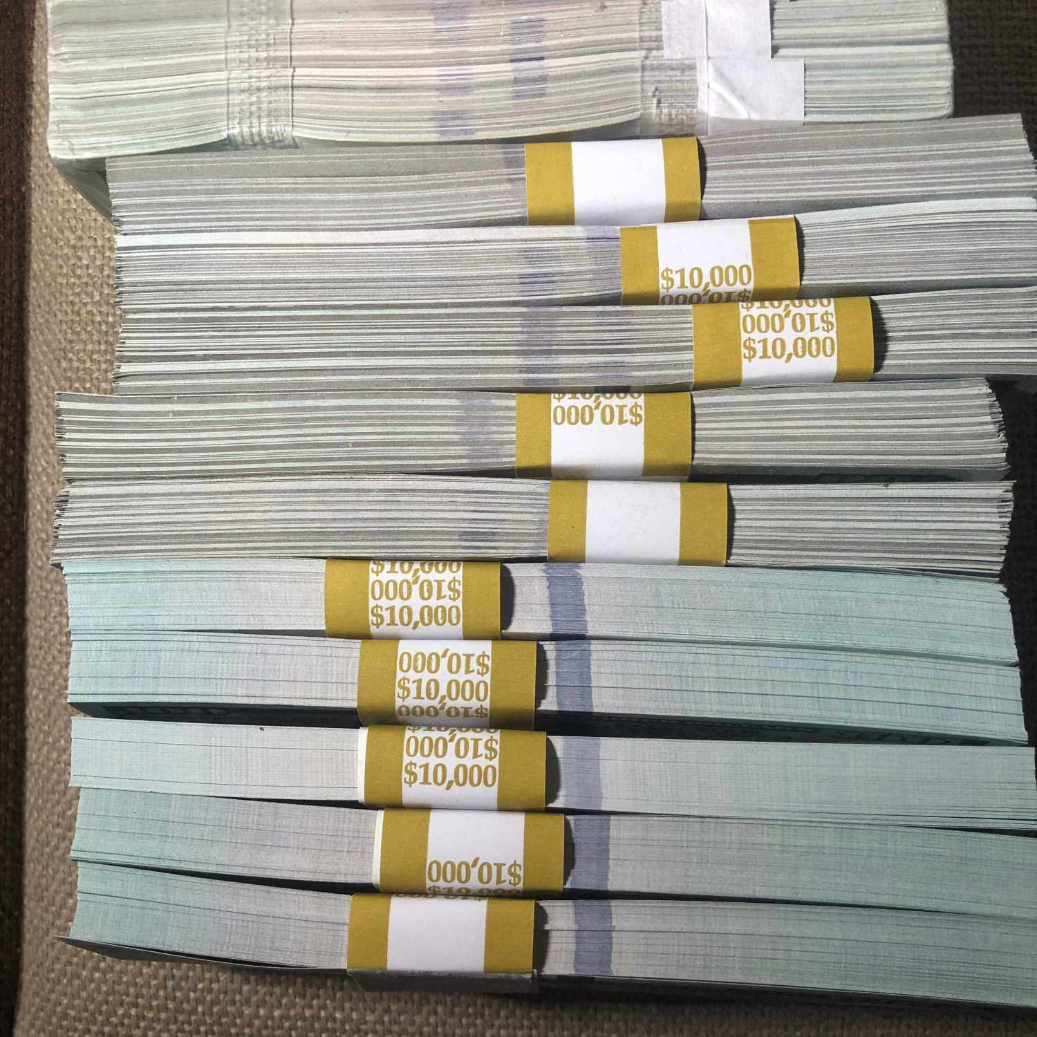 新款美金道具酒吧气氛影视婚庆婚礼拍摄摆件，1000张做旧效果，如何玩转你的创意空间?