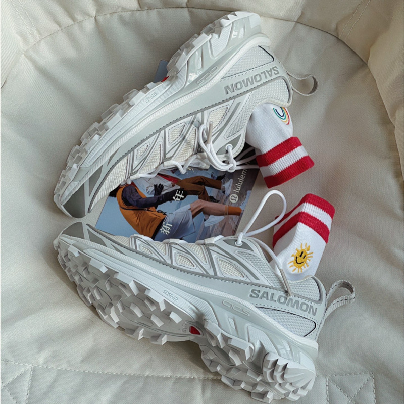 Salomon XT-6白色复古越野机能户外登山运动休闲跑鞋，解锁你的户外探险新姿势！✨
