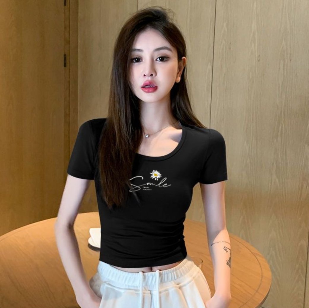 露脐装怎么搭配才显高显瘦又时髦？