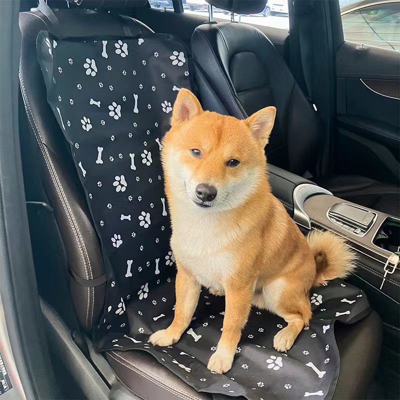狗狗车载坐垫：宠物出行必备神器，副驾驶防脏垫，安全又安心