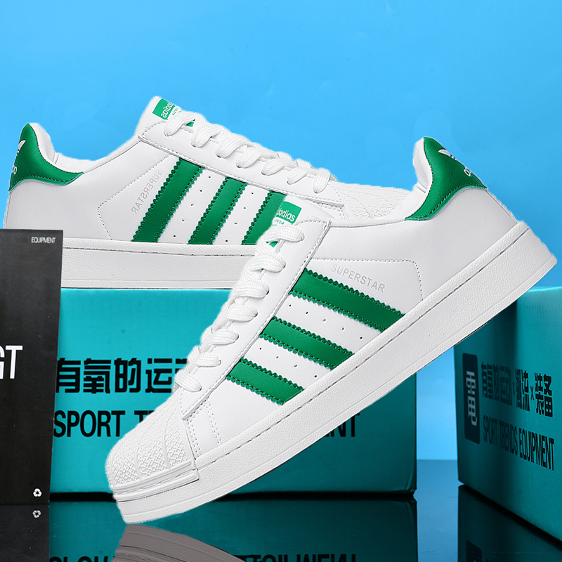 adidas三叶草日本官网更新：潮流新动向，不容错过的经典重塑！