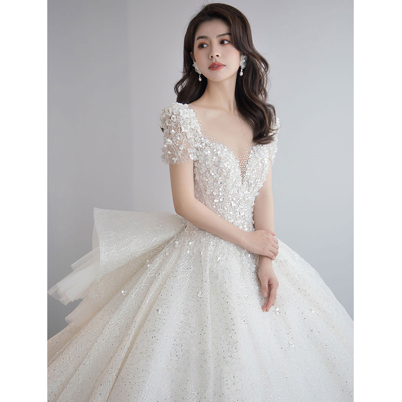婚纱主礼服新娘2025新款高级质感一字肩法式重工孕妇拖尾出门纱冬：浪漫婚礼的梦幻选择！