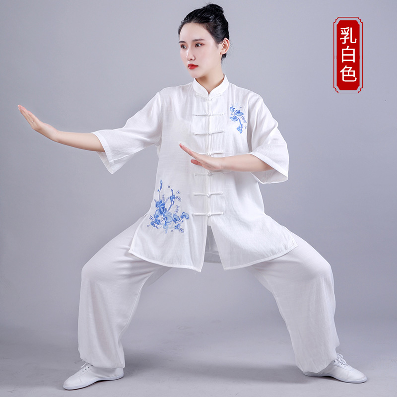 高端绣花太极服，练功比赛两相宜！太极之美，尽在其中！