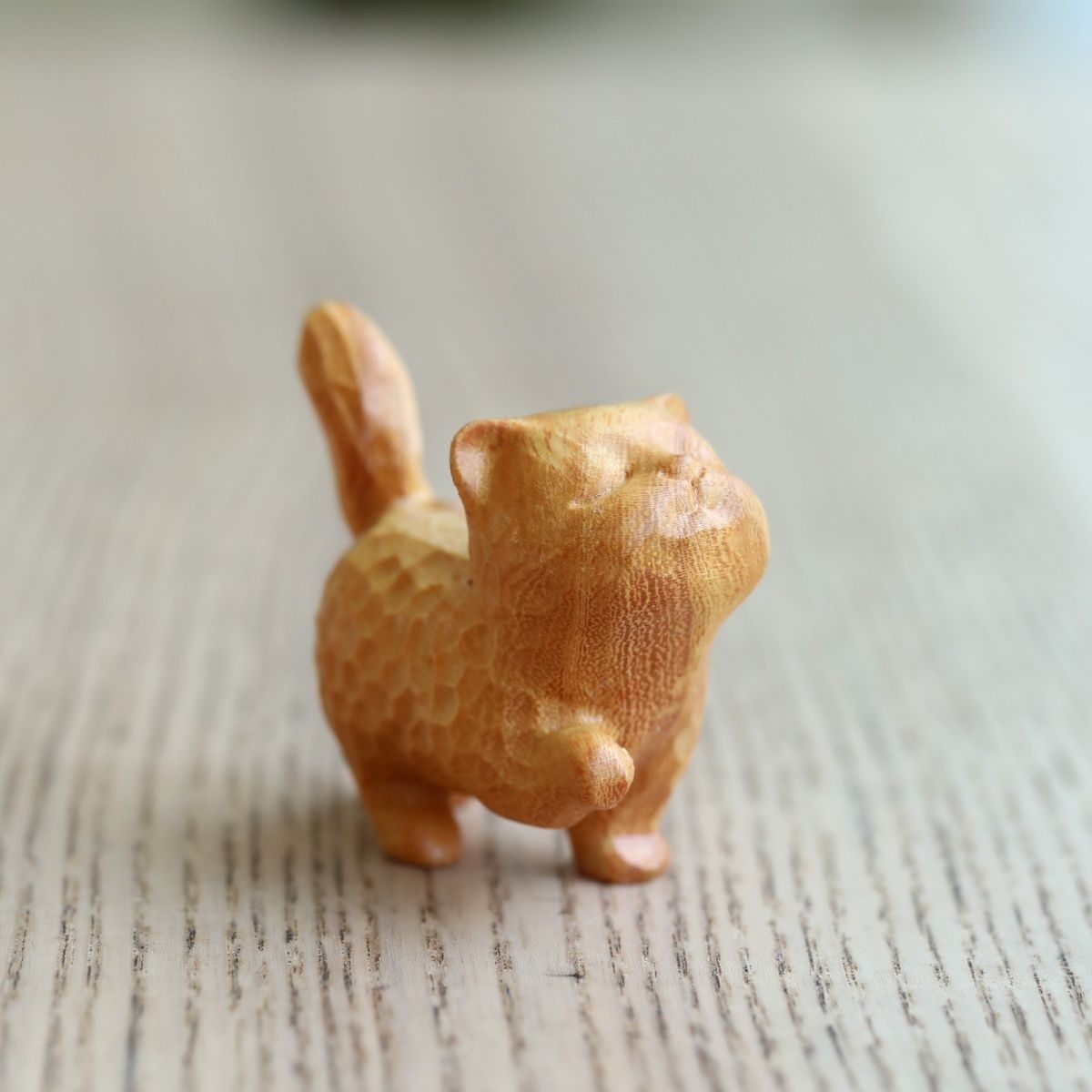 崖柏黄杨木雕现代童趣：可爱清香傲娇猫招财小猫手把件，盘玩界的萌宠新宠！