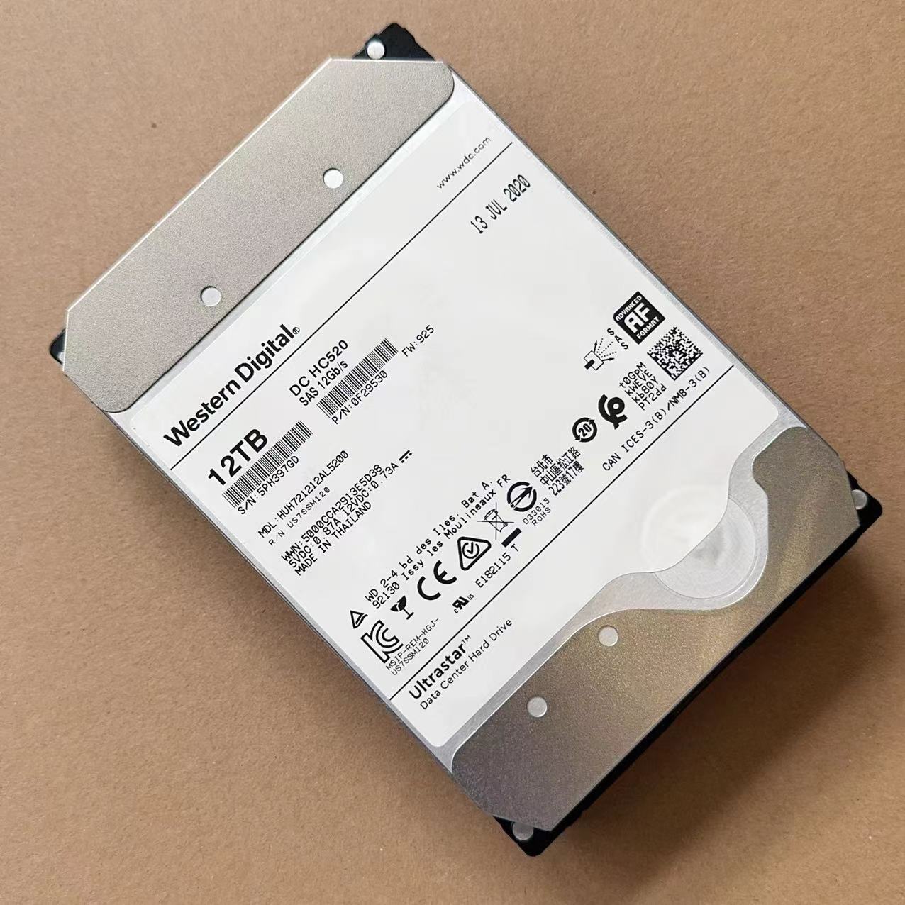 09HXK6 HUH721212AL5200 12T SAS硬盘：企业级存储新选择，高效稳定不掉队！