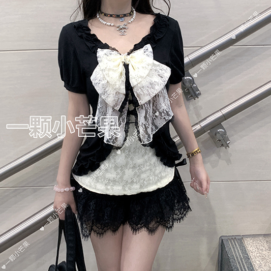 日系古着感黑色大蝴蝶结T恤：一颗小芒果的复古魅力，让你轻松穿出百变风格！