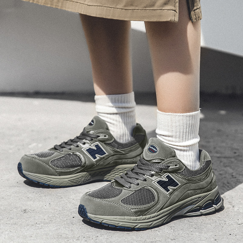 新百伦 vs New Balance：谁才是你脚下的最佳选择？