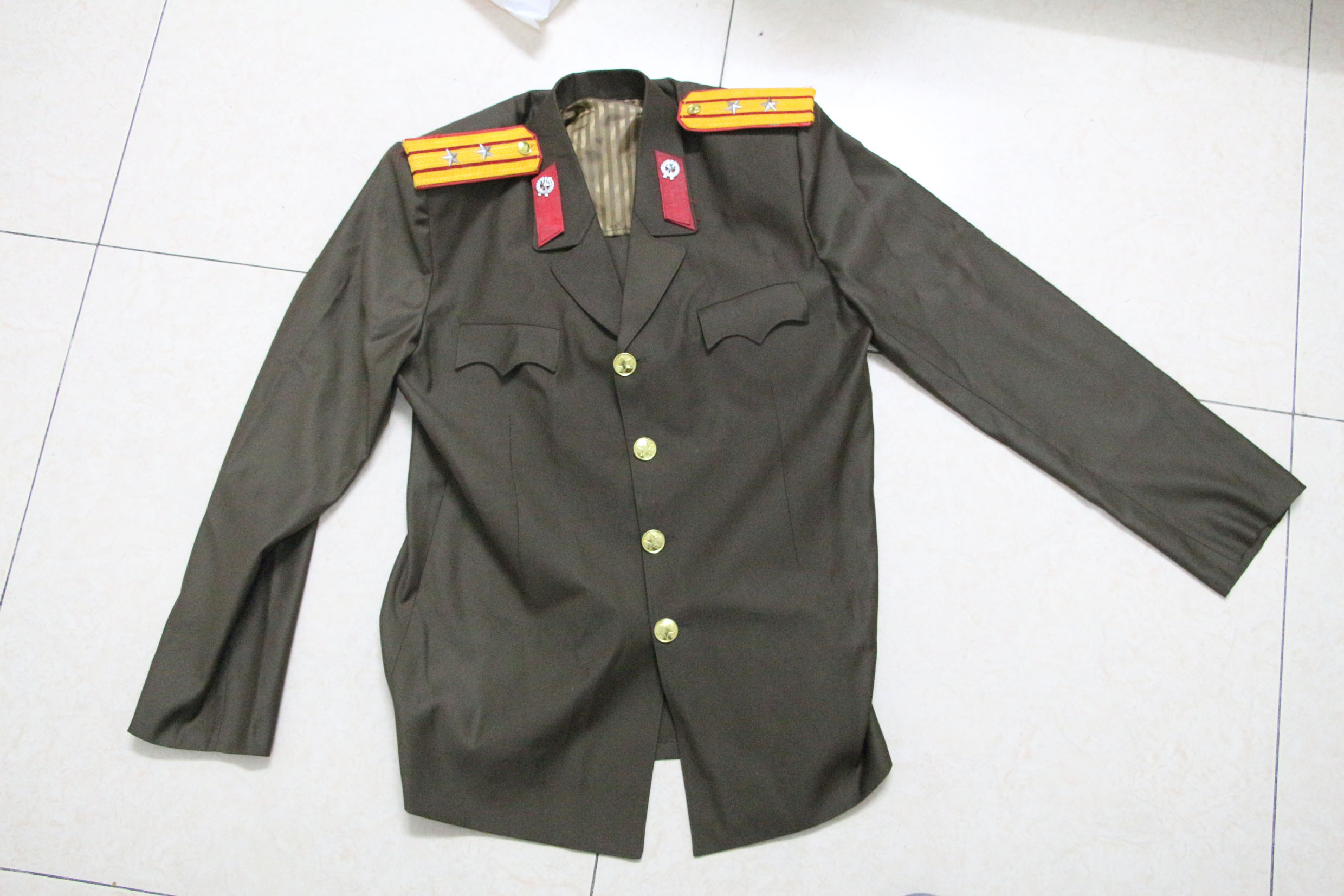真品朝鲜人民军阅兵西服：军迷心中的梦想套装，如何选购？