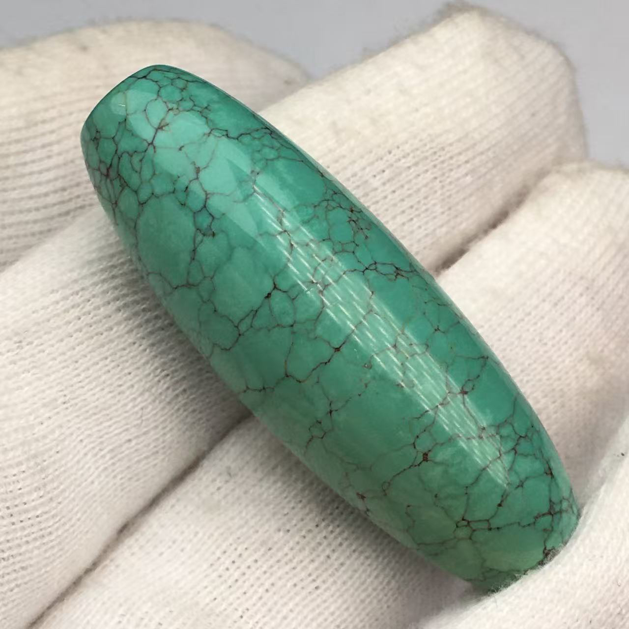 原矿绿松石天珠15.1mm×42.2mm：神秘宝石的前世今生