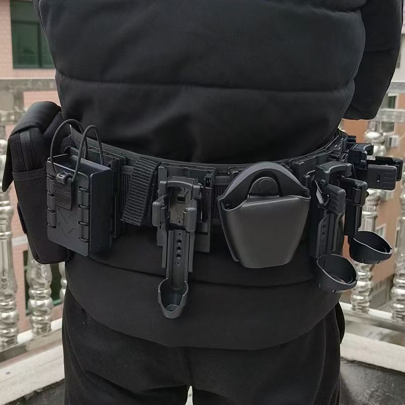机械甩棍快拔套伸缩战术背心八件套：专业防身装备，让你瞬间变身安全守护神！