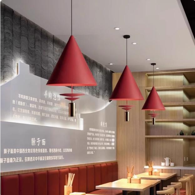 餐厅飞碟单吊灯：北欧风轻奢简约，点亮你的奶茶火锅店吧台创意空间！