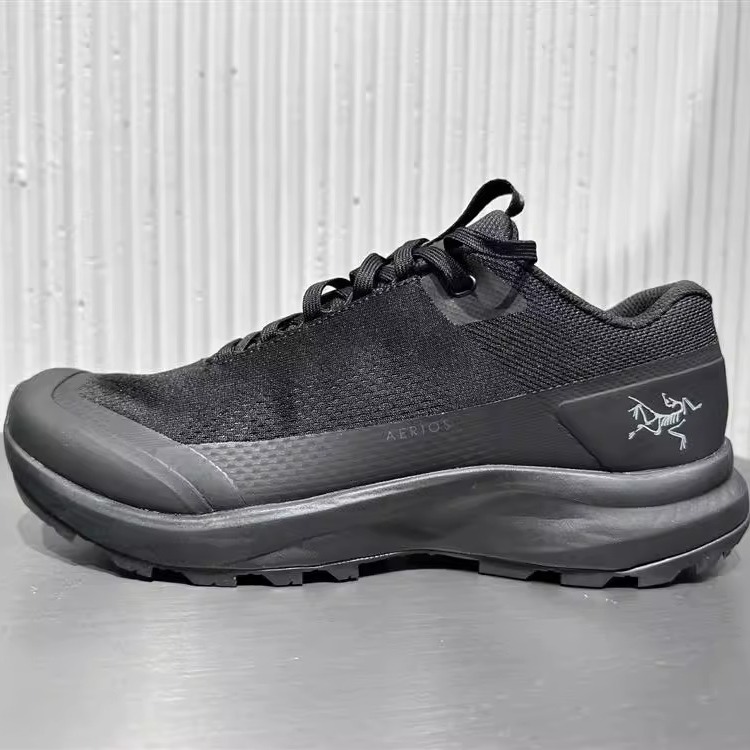 新款ARC&#x27;TERYX Aerios Aura始祖鸟男款户外徒步鞋：透气缓震新体验，征服户外新高度！