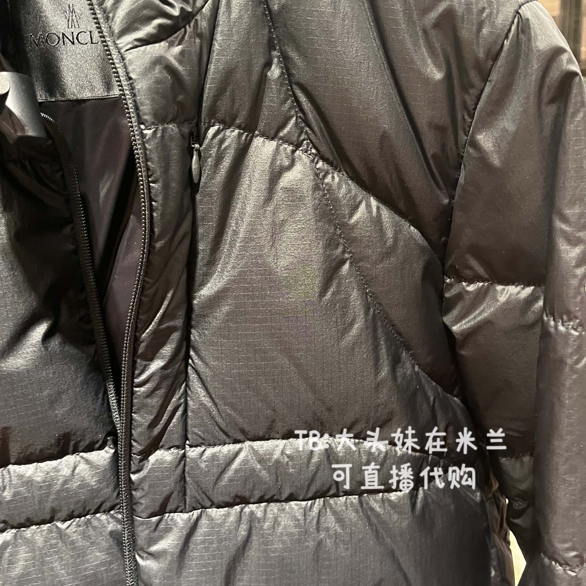 Moncler官网上的蒙口轻薄羽绒服有什么独特之处?